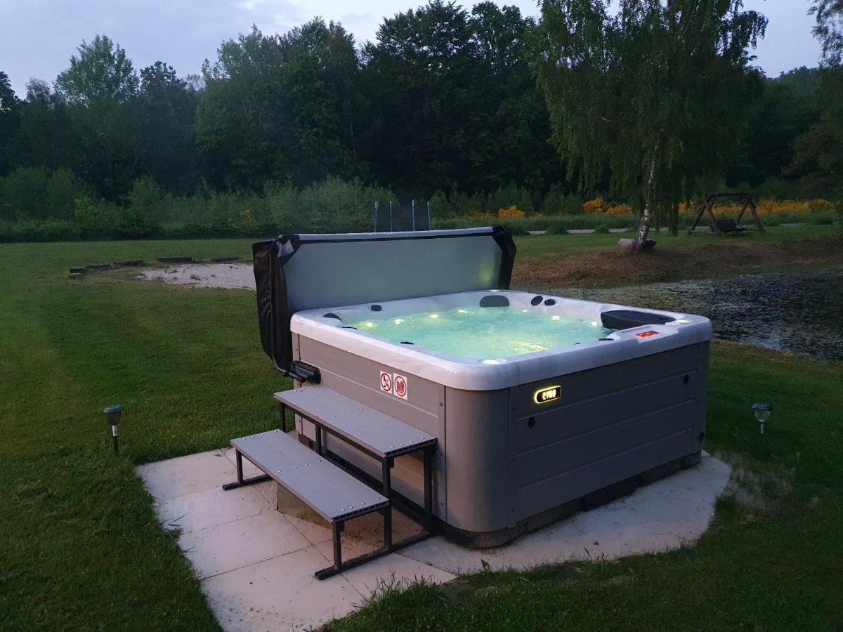 Mana Village - Jacuzzi & Sauna Barlomino Екстер'єр фото